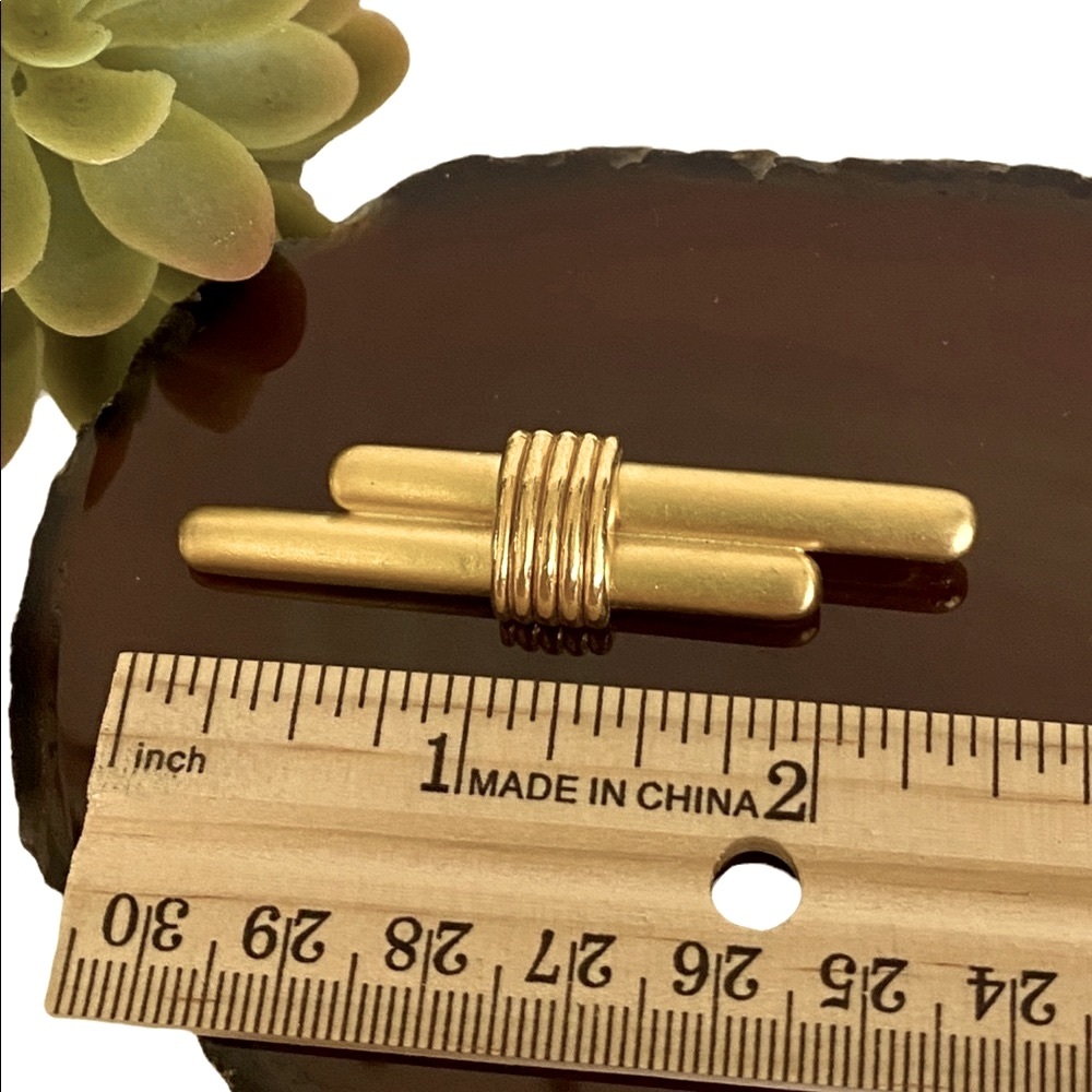 2 vintage gold tone pins - plus a FREE bonus - Picture 5 of 7